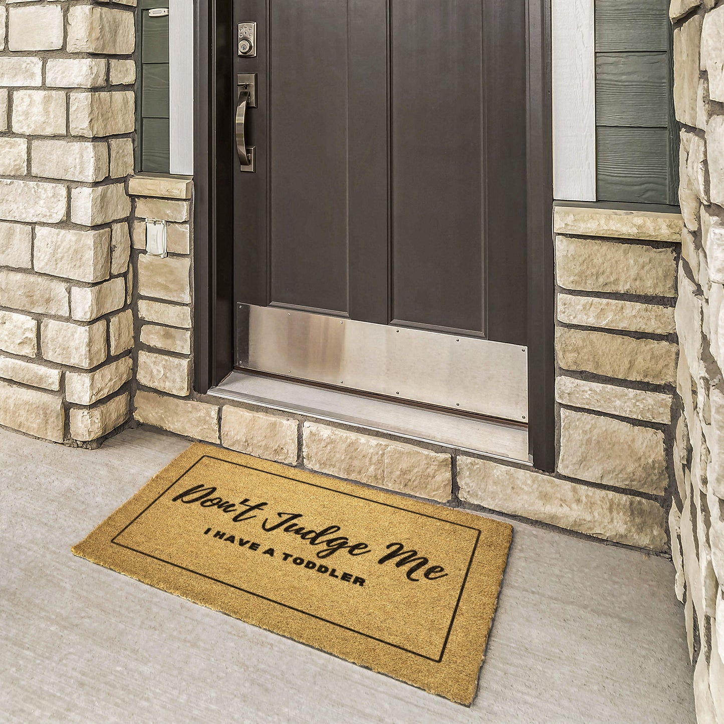 Funny Doormat - Don't Judge Me - I have a Toddler - Welcome your guests with laughter and embrace the chaos